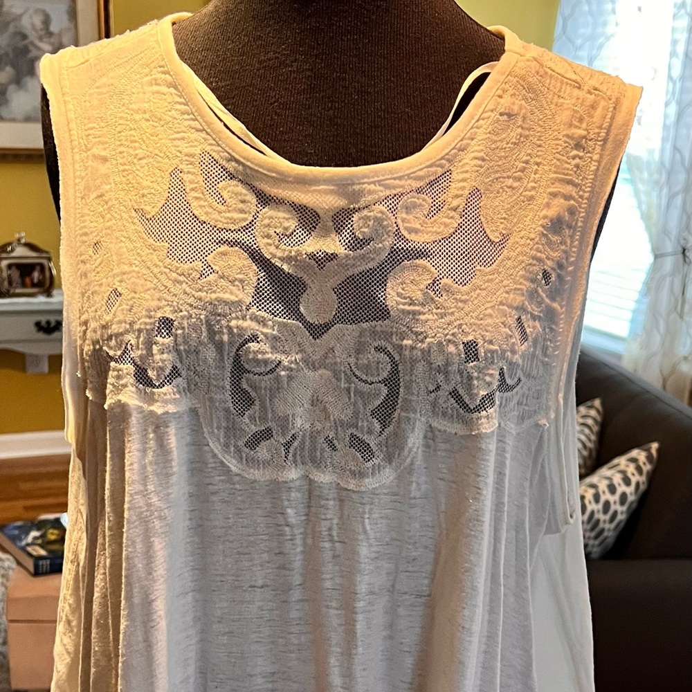 Free people white lace tank top. Size medium - Picture 3 of 5